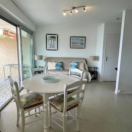 4 Pers Front De - 10m De La *